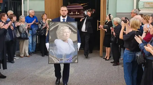 В Москве простились с актрисой Назаровой