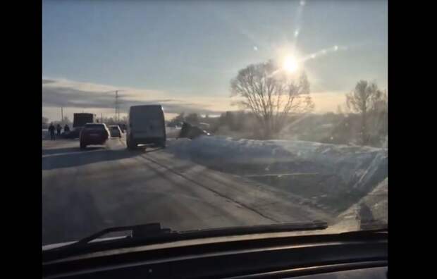 В районе поселка Сергиевский в Тульской области произошло ДТП с участием "ГАЗели" и легковушки