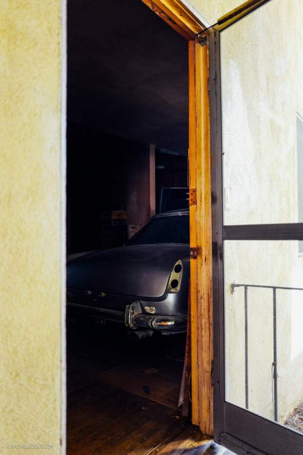Американец 30 лет хранил редкую Ferrari в однокомнатной квартире