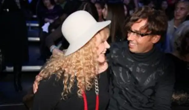 «Все-таки вернется»: облизавшему пятки Пугачевой Галкину не дают житья за границей