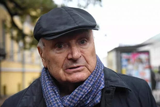 Он в синагогу ходил: глава конгресса евреев удивился православному кресту на могиле Жванецкого