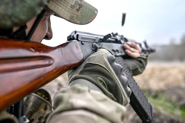 Группировка войск "Север" перешла границу с Украиной на новом участке