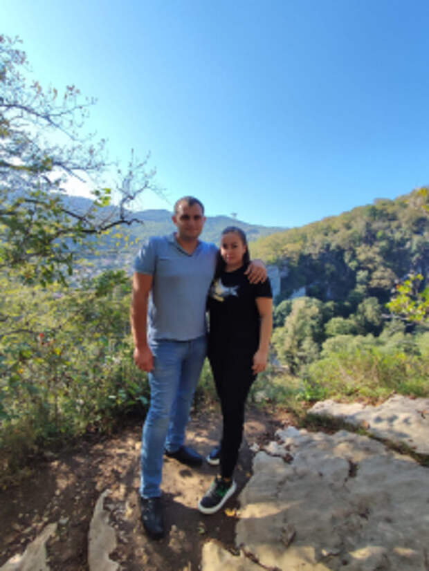 В Анапском ЛО МВД России на транспорте поздравили семью полицейских с Днем семьи, любви и верности