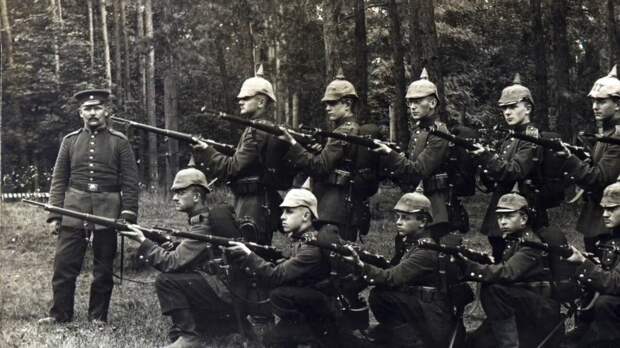 Зачем нужна была пика на касках немецких солдат?