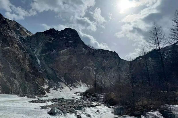 В Бурятии возбуждено уголовное дело по факту схода лавины на работников рудника