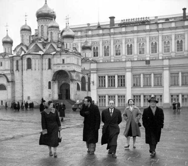 5 советских внезапных проявлений гостеприимства, которые сводят с ума иностранцев