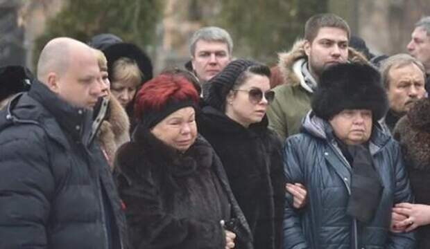 Наташа Королева попала на похорон бабушки не смотря на запрет на въезд в Украину