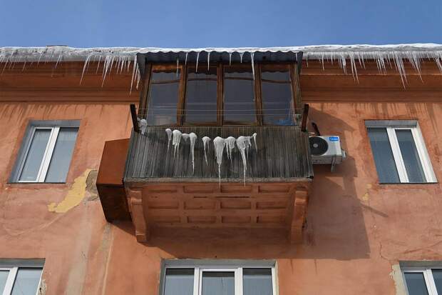 Россиянин столкнул соперника с девятого этажа из ревности к возлюбленной