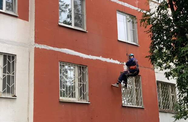 Герметизация межпанельных швов на Самаркандском бульваре, 137а, корпус 4. Фото предоставлено ГБУ «Жилищник района Выхино-Жулебино»