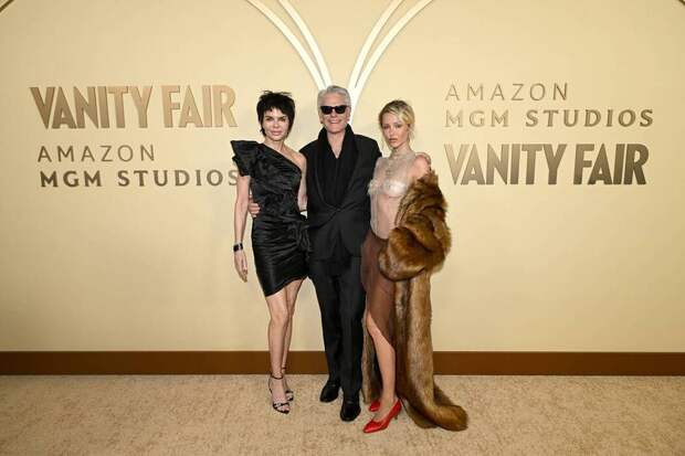 «Я не прячу тело!»: дочь Лизы Ринны шокировала публику полуобнаженной грудью на вечеринке