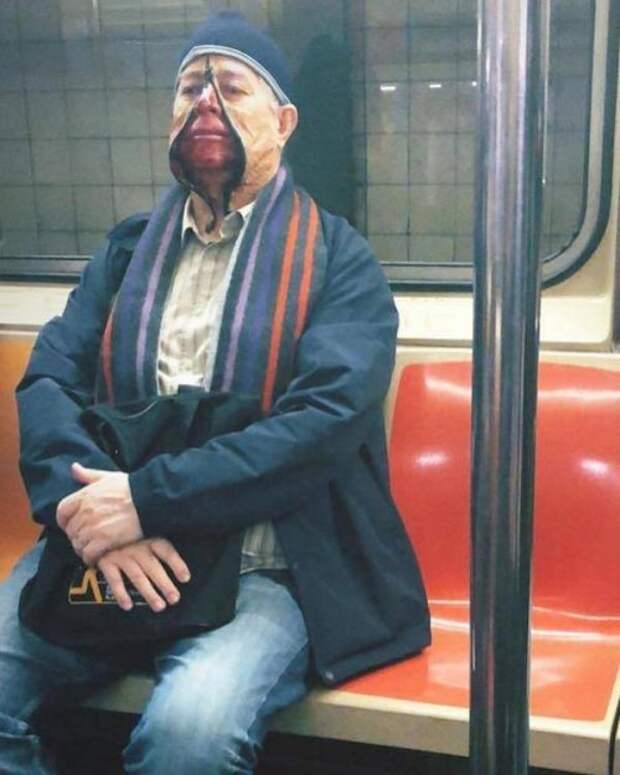 Лицо метрополитена. Смешные люди в метро. Люди в метро лица.