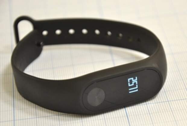 Xiaomi Mi Band 2: шагомер