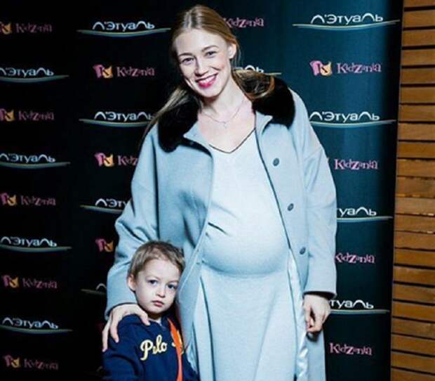 Беременная Оксана Акиньшина