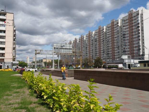 Благоустроенная территория на ул. Народного Ополчения. Фото: «Москва. Северо-Запад»