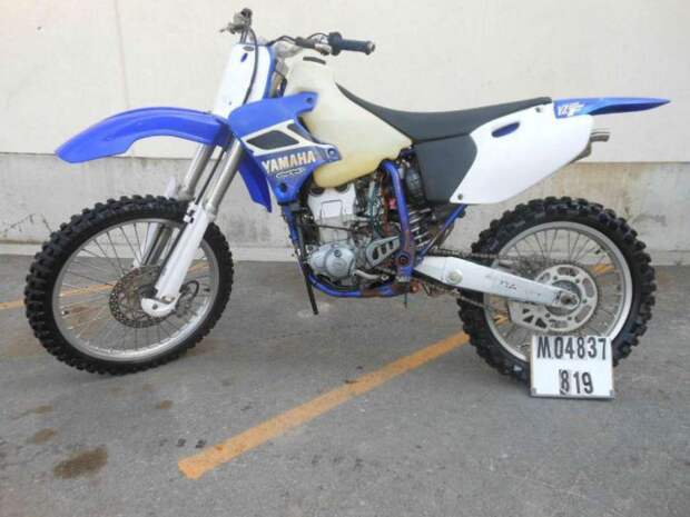 YAMAHA YZ400F.
