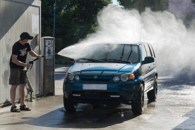 Как наносить воск на мойке самообслуживания: без разводов и с блеском