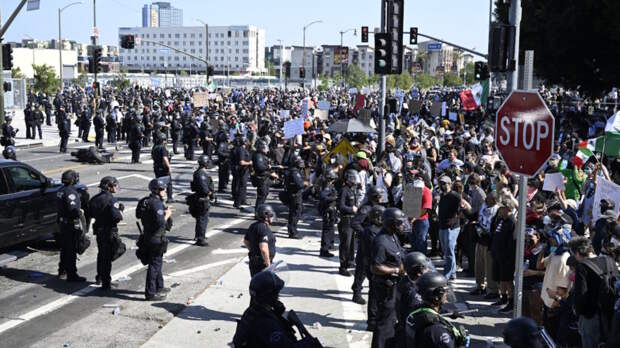 Если бы не нацгвардия, Лос-Анджелес стерли бы с лица земли, заявил Трамп