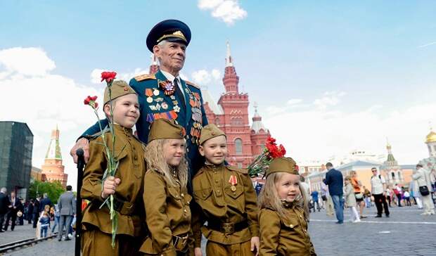Россияне относятся к Дню Победы чуть лучше, чем к Новому году