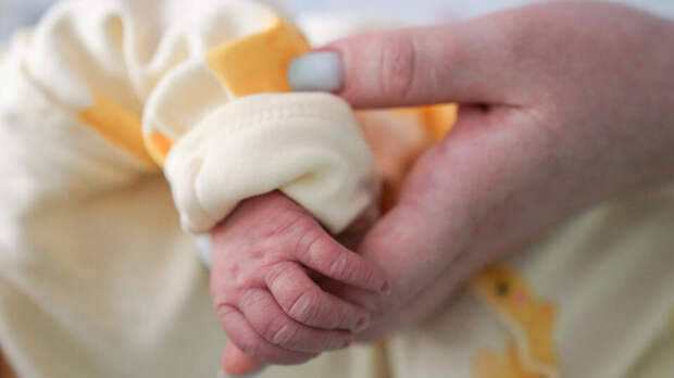 "Бесплодная" нидерландка спустя 30 лет узнала, что родила тройню от гинеколога