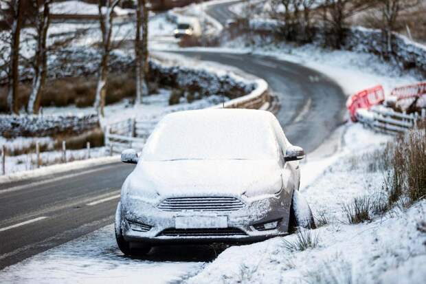 Хаос на дорогах Великобритании: температура опустилась до -4С