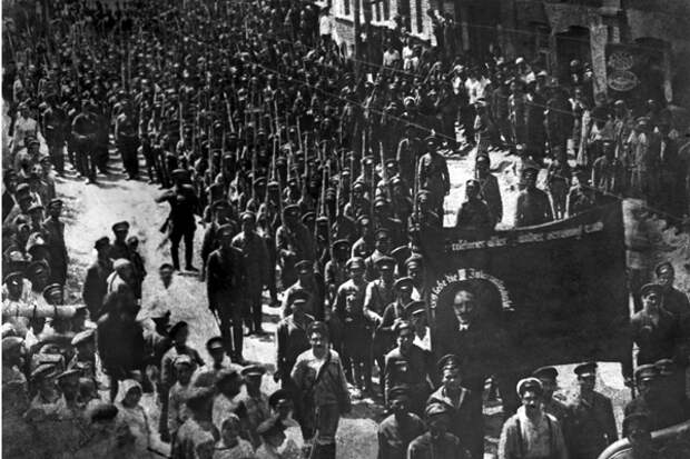 Интернациональный полк во время гражданской войны, Гомель, 1918 год. Фото: Архив / ИТАР-ТАСС