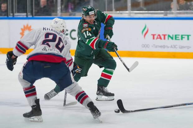Григорий Денисенко не попадает второй матч подряд в основной состав «Ак Барса»