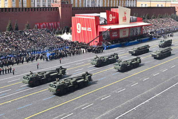 "Осторожно, новости!": депутаты Госдумы не будут присутствовать на Параде Победы