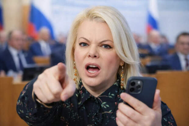 «Школьный роман» в Госдуме: почему звезды 90-х взялись за законы и чем это возмутило Поплавскую