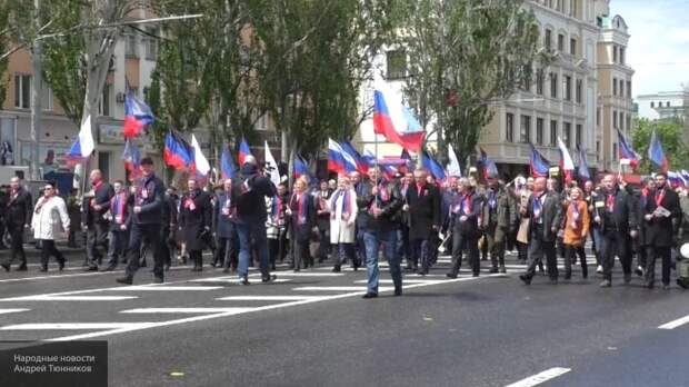 Слезы счастья, радость и танцы: в ДНР отметили годовщину референдума о самоопределении