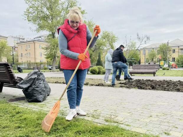 Вчера во всех концах Астрахани мыли, чистили, красили