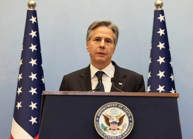 Глава Госдепа США призвал сотрудников ведомства избегать «проблемных» терминов «муж и жена», а также «мать и отец»