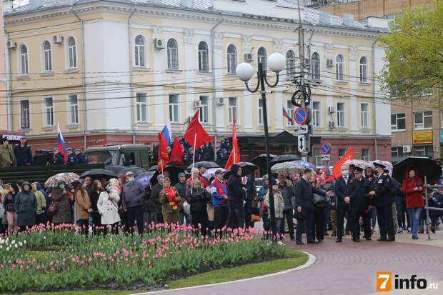 В Рязани прошла церемония возложения цветов и гирлянды Воинской славы