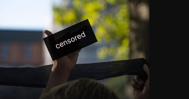 Россиян штрафуют за демонстрацию среднего пальца по статье «оскорбление»