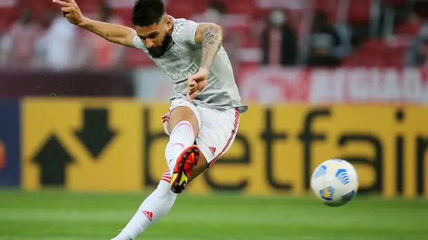 «Чемпионат»: «Зенит» ведёт переговоры о покупке форварда «Интернасьоналя»