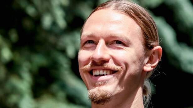 «Выставка оказалась очень сильной». Сафонов рассказал о походе в Лувр