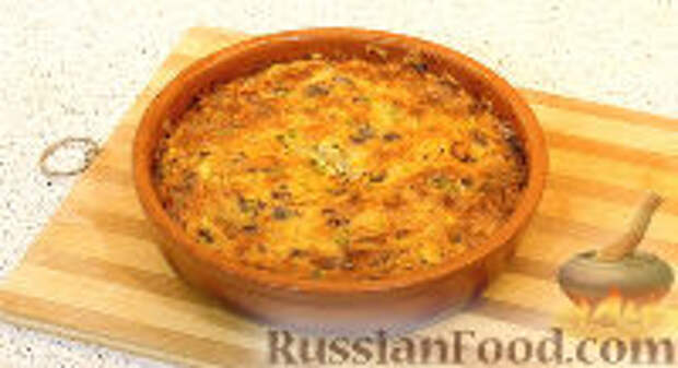 Фото к рецепту: Тарт "Вдоволь" (открытый пирог с беконом, сыром и луком)