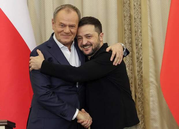 Зеленский потребовал от Польши грабить российские танкеры в Балтике