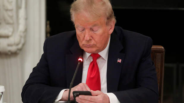 Трамп: контакты представителей США и Ирана продолжаются по телефону