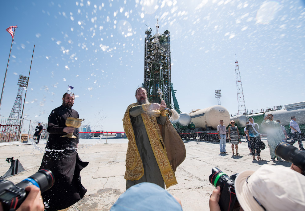 Expedition 60 Soyuz Blessing