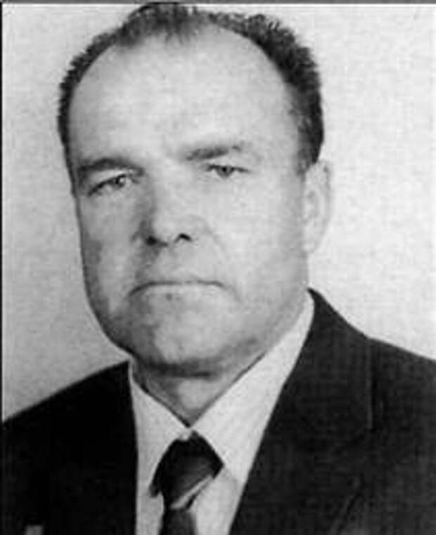 18 декабря 1981 года встал на крыло "белый лебедь". Первый пилот Ту-160 Борис Иванович Веремей 18 декабря 1981 года встал на крыло "белый лебедь". Первый пилот Ту-160 Борис Иванович Веремей