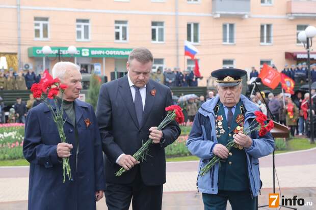 В Рязани прошла церемония возложения цветов и гирлянды Воинской славы