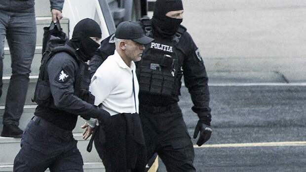 Суд Молдавии на 30 суток арестовал экстрадированного олигарха Плахотнюка