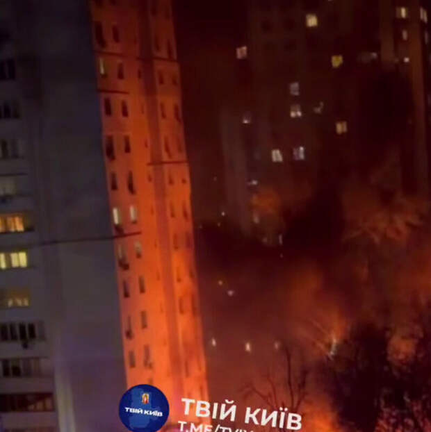 В Киеве взорвались два автомобиля