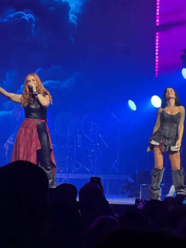 Лена Катина и Юлия Волкова