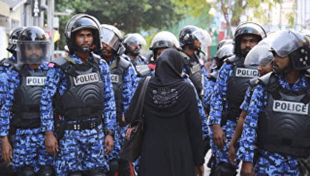 Полиция на мальдивских островах во время протестов. Архивное фото