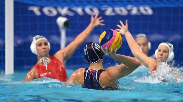 Российские ватерполистки победили команду Бразилии и вышли в полуфинал Кубка мира