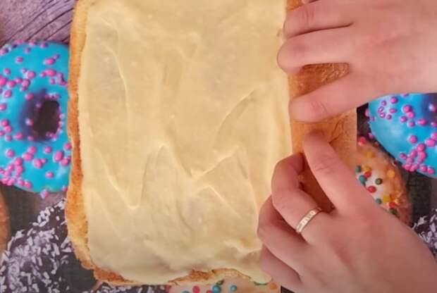 Рулет за 15 минут из простых ингредиентов. Вкусный и необычный десерт