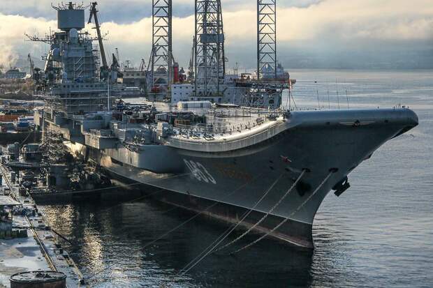 В России ответили на критику в адрес крейсера «Адмирал Кузнецов»