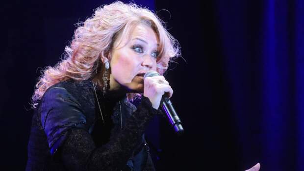 Певица Азиза задолжала более 1 миллиона рублей по кредиту