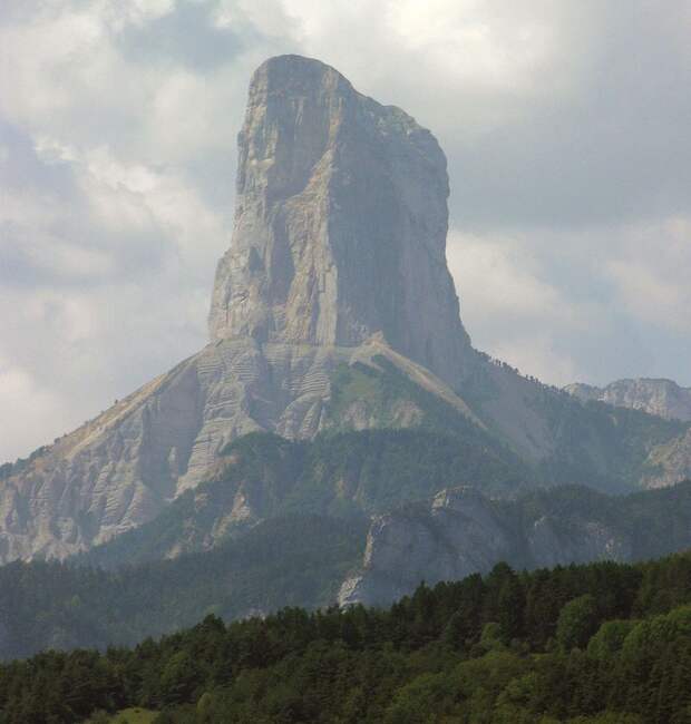 Одинокая вершина Mont Aiguille горы, франция, природа,